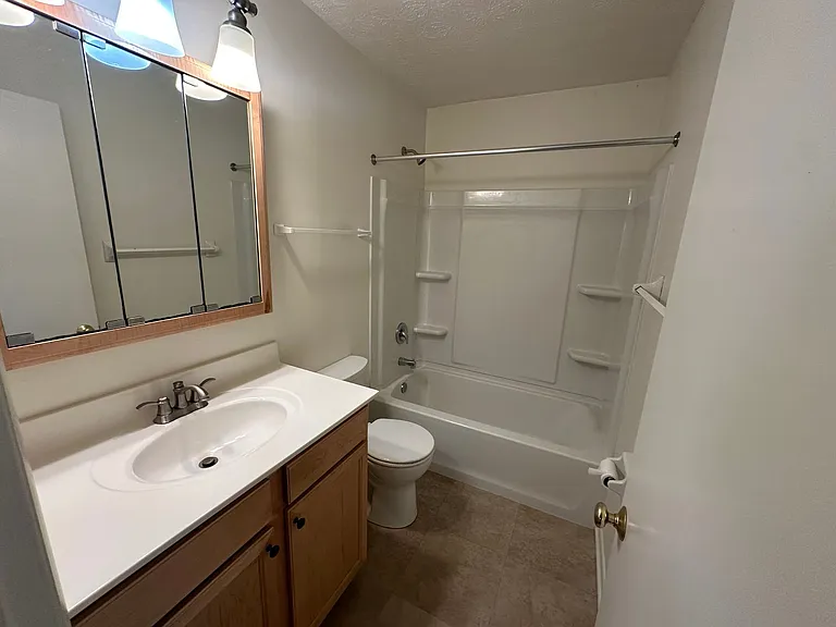 Wyandotte Ave 416 MLR — Photo 16