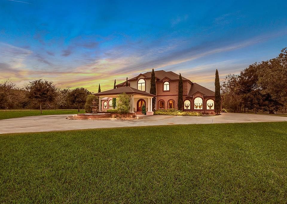 1st image of 8618 Thornberry Hollow Ct