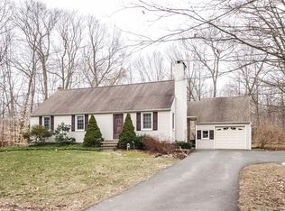 11 Janes Ln, Clinton, CT 06413