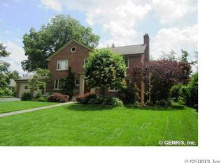 35 Monteroy Rd, Rochester, NY 14618