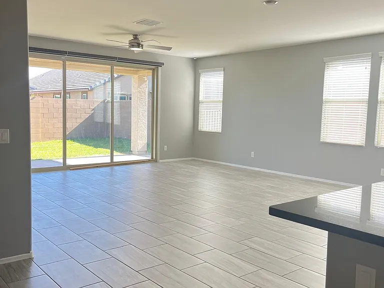 8503 W Peppertree Ln — Photo 37