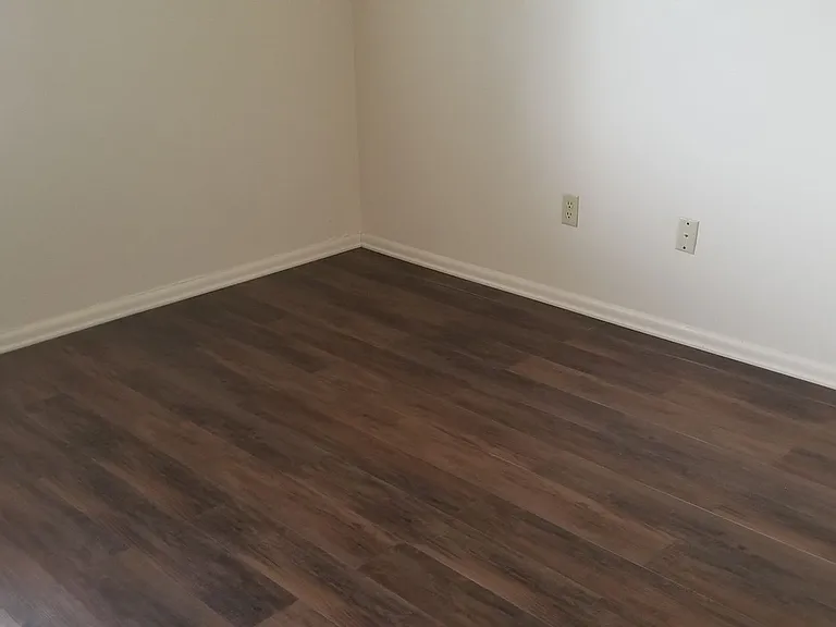Sugarbush Apartments — Photo 154