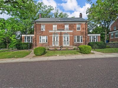 206 Grover Rd, Saint Louis, MO, 63125