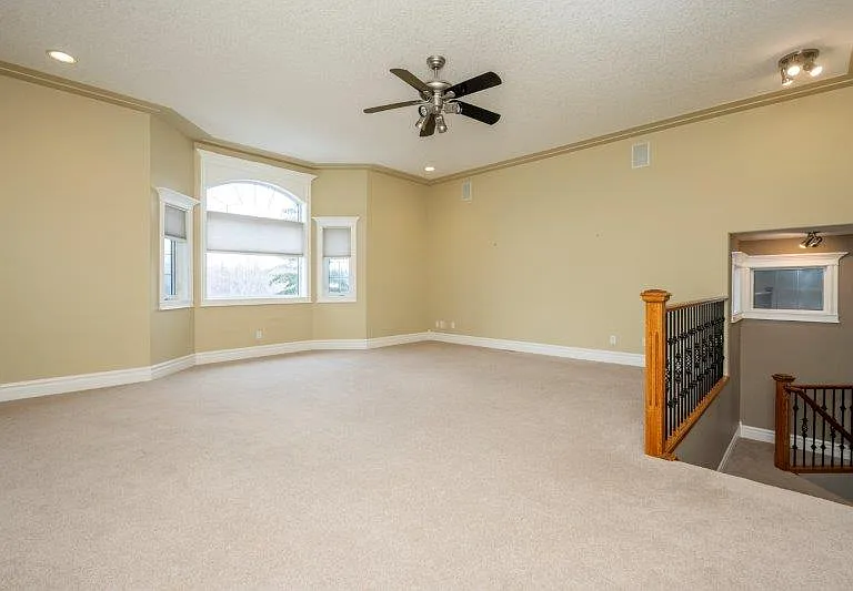 61 Simcrest Grv SW — Photo 33