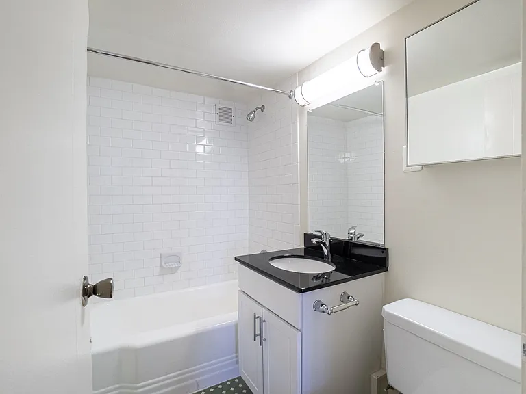 Cleveland House — Photo 12
