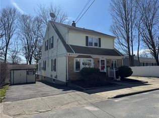 18 South St, Cranston, RI 02920