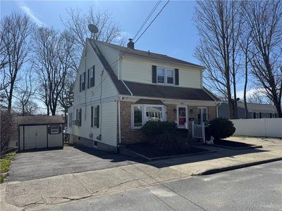 18 South St, Cranston, RI, 02920