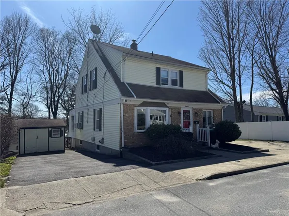 18 South St, Cranston, RI 02920