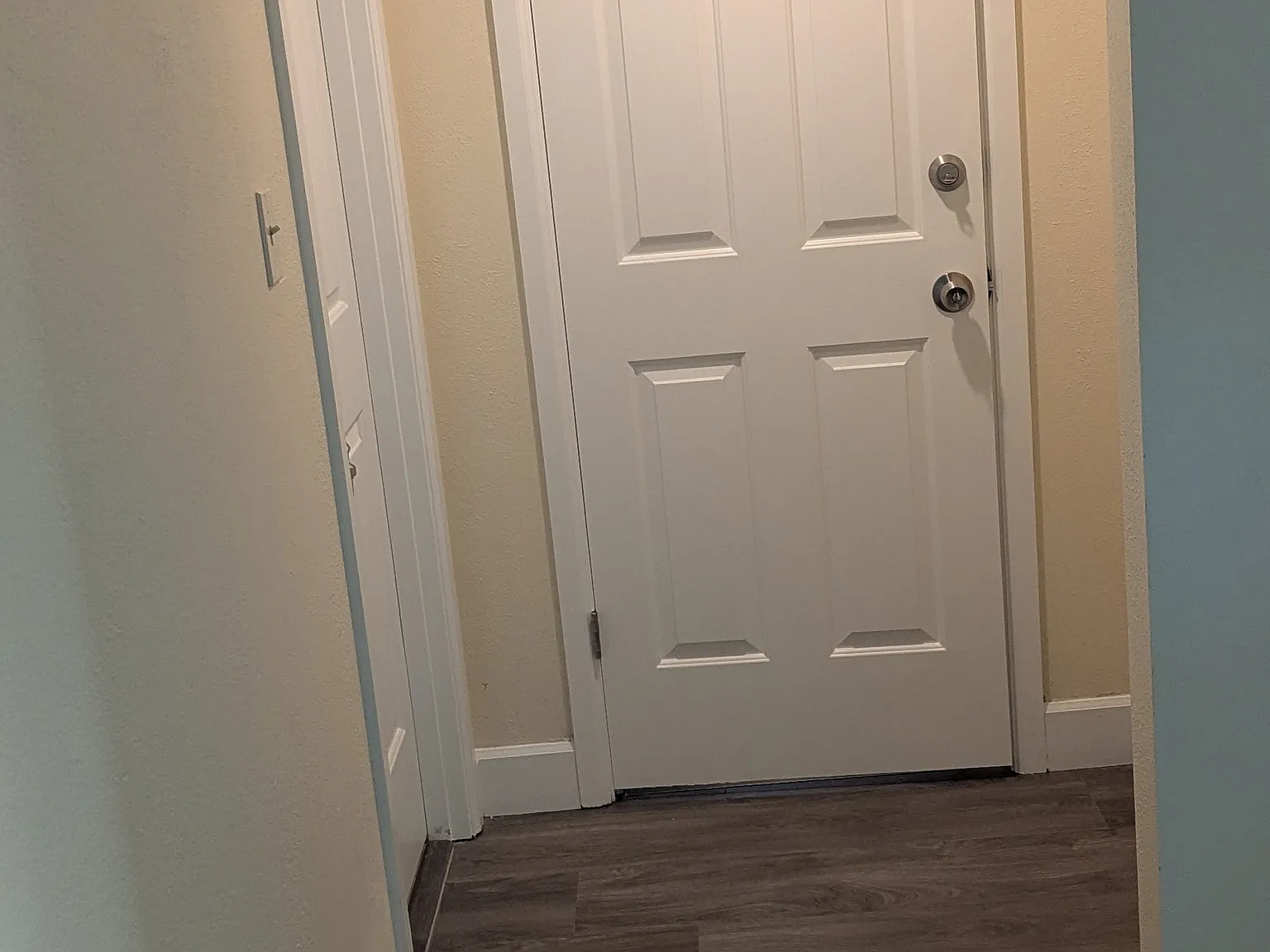 3 bed, 1200 sqft, $2,500 — Photo 4