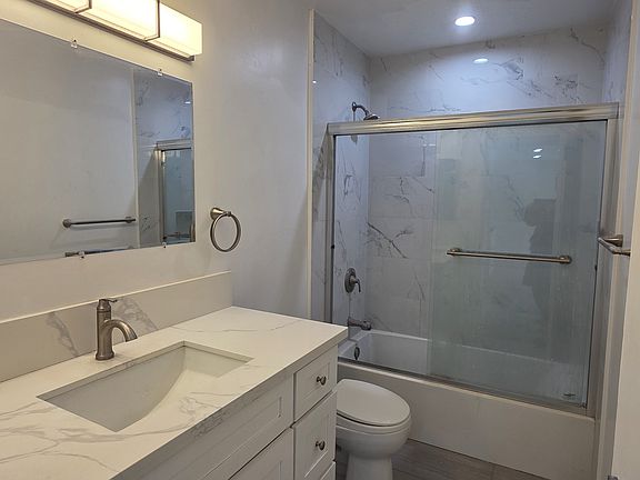 5th image of 3081 W Coolidge Ave Unit B