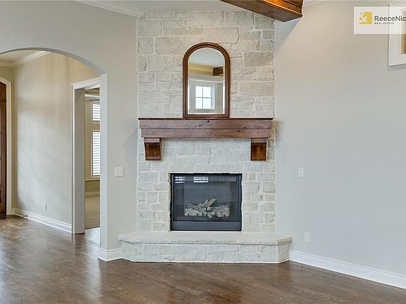 4th image of 9324 Rosewood St