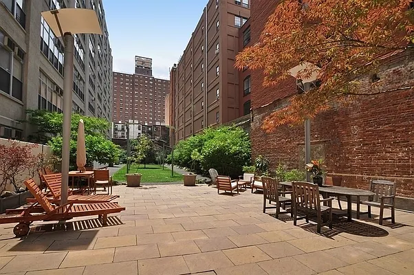 Rented by Corcoran | media 21