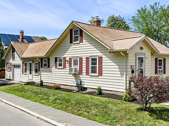 5th image of 1 Douglass St