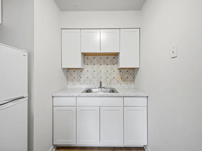 547 Riverview Dr #B-2 — Photo 2