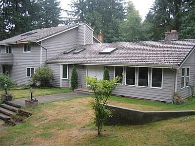 2nd image of 13905 88th Avenue Ct NW