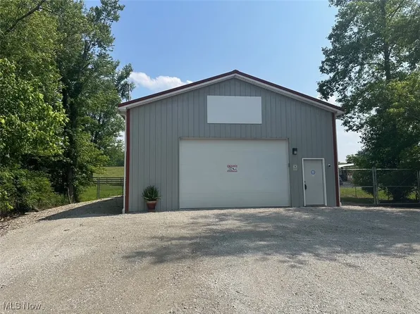 663 Happy Valley Rd, Parkersburg, WV 26104