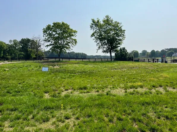 154 Three Par Ct, Bowling Green, KY 42103