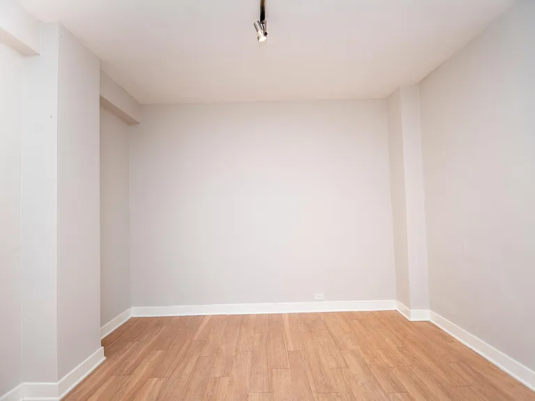 511 W Belmont Ave #26 — Photo 7