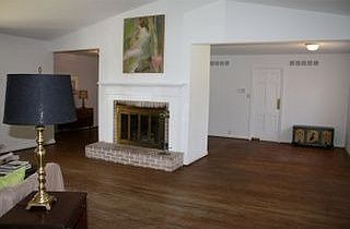 2nd image of 105 Dickinson Ln