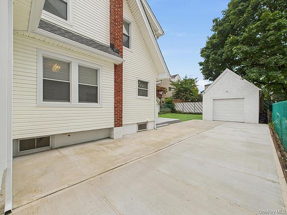 2nd image of 19434 115th Rd