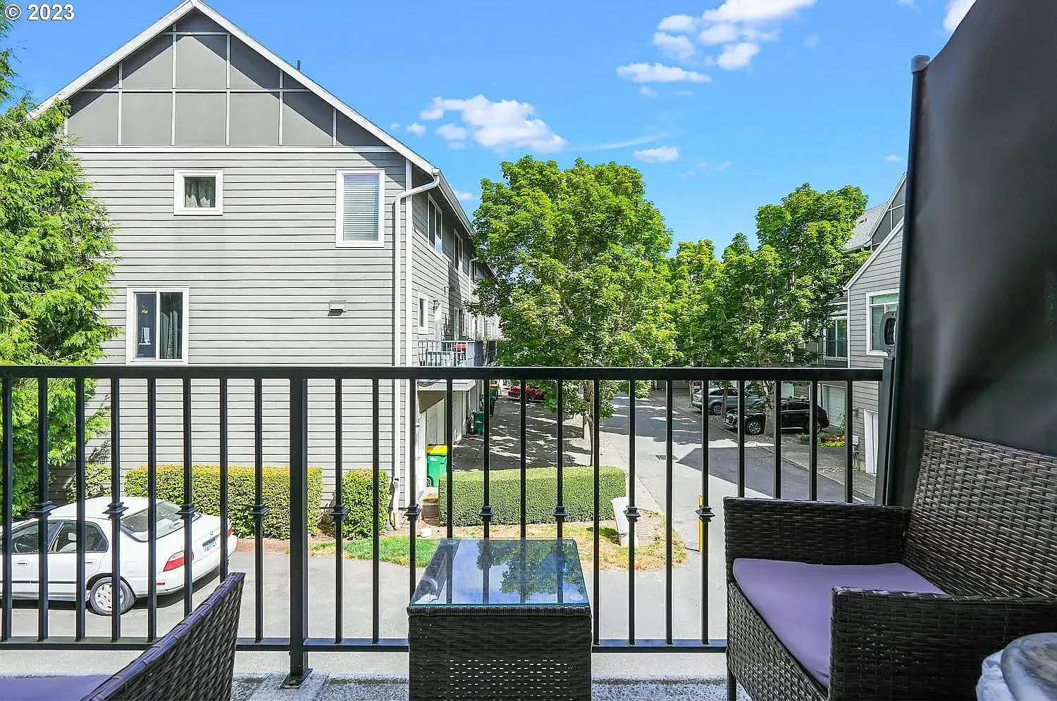 2 bed, 2.5 bath, 1287 sqft, $2,200 — Photo 2