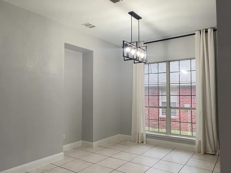 3527 Tamarack Dr — Photo 9
