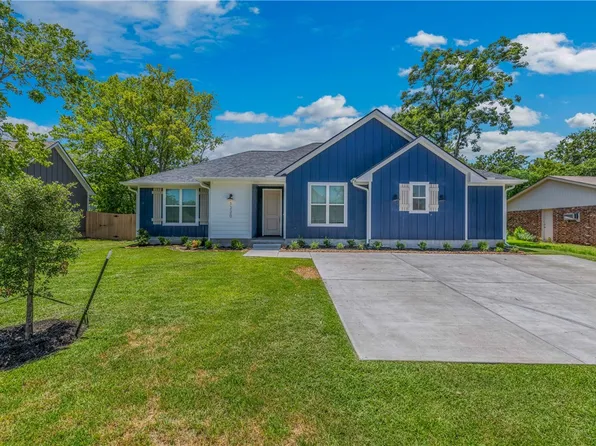 1220 Neal Pickett Dr, College Station, TX 77840