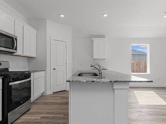5th image of 2514 Ocean Jasper Drive