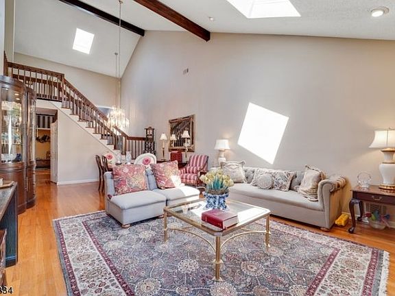 4th image of 56 Sullivan Dr