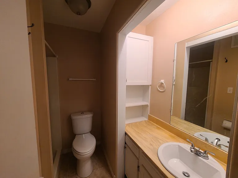 1509 N Main St — Photo 15