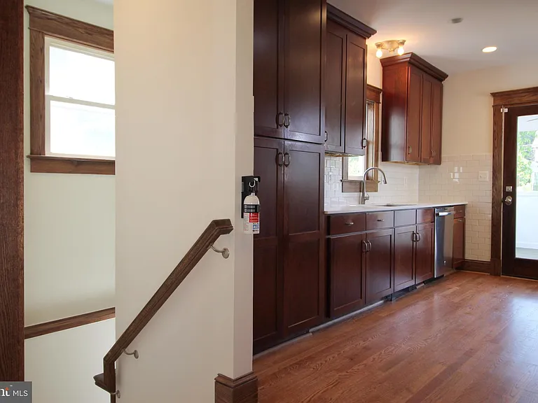2417 Otis St NE — Photo 7