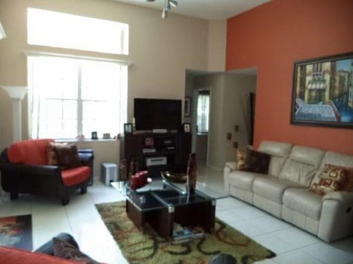 5th image of 602 Verona Pl