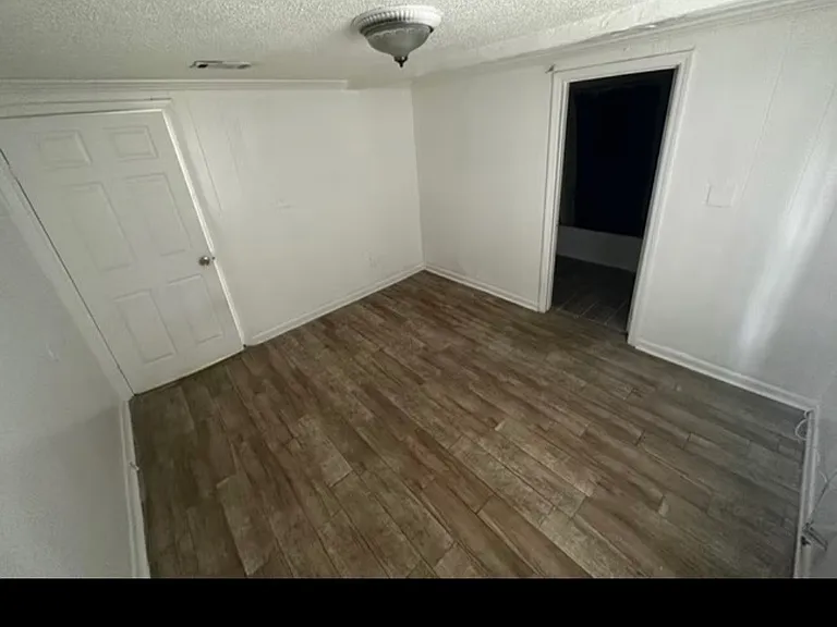 3815 Saint Charles Pl — Photo 10