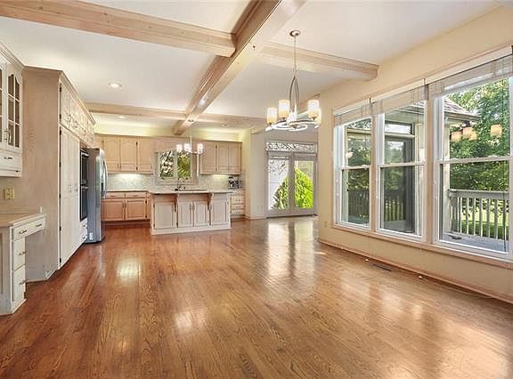 5th image of 5901 N Mattox Ct