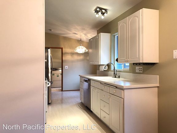 5th image of 2652 153rd Ave SE