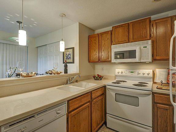 5th image of 22700 30th Ave S #106