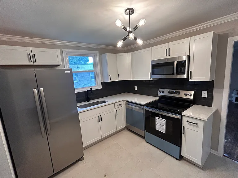 1205 Cline Ave #B — Photo 14