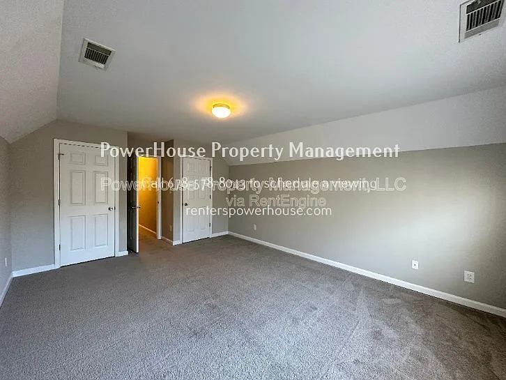 2403 Walnut Tree Ln — Photo 29
