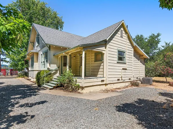 1010 University Street, Healdsburg, CA 95448