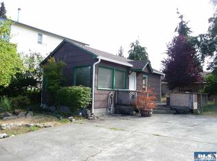 914 E 8th St, Port Angeles, WA 98362
