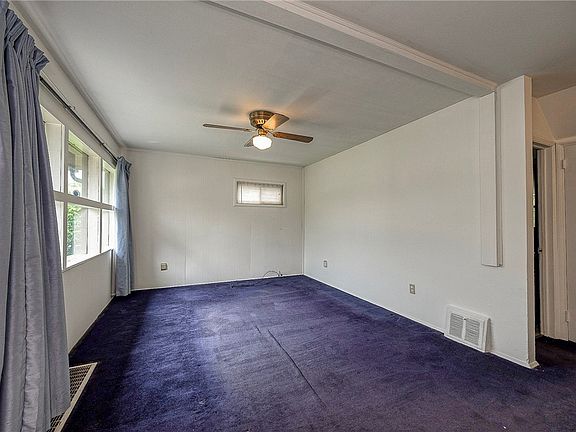 5th image of 384 Whittier Dr