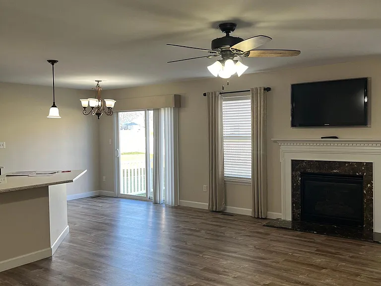 503 Springhurst Pkwy — Photo 8