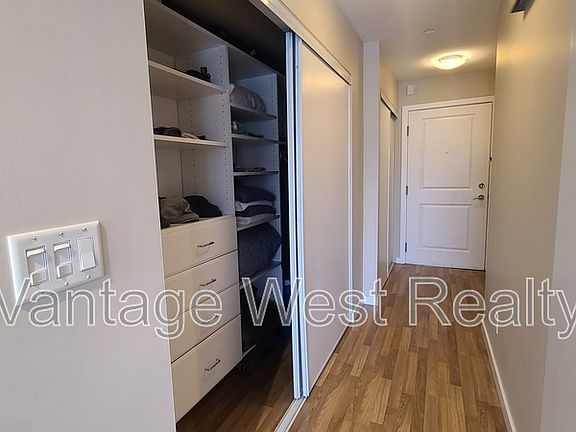 3rd image of 1550 Dickson Ave #318
