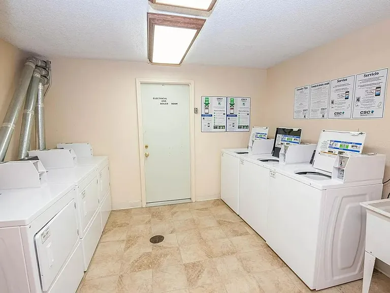 1410 N York St #13 — Photo 27