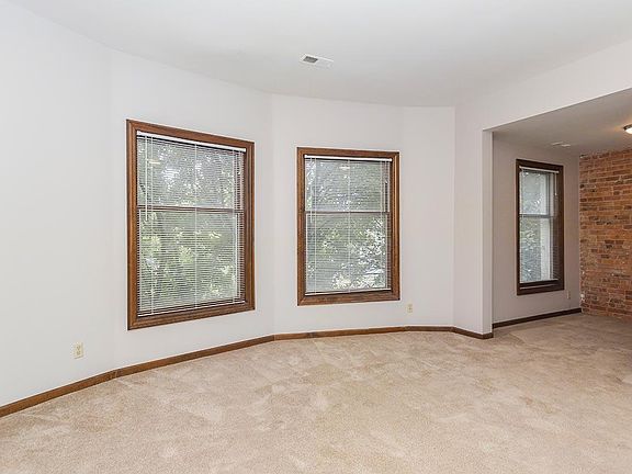 3rd image of 635 S 11th St #3