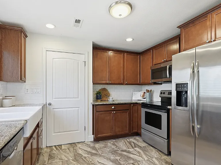 131 NW 11th Ave — Photo 17
