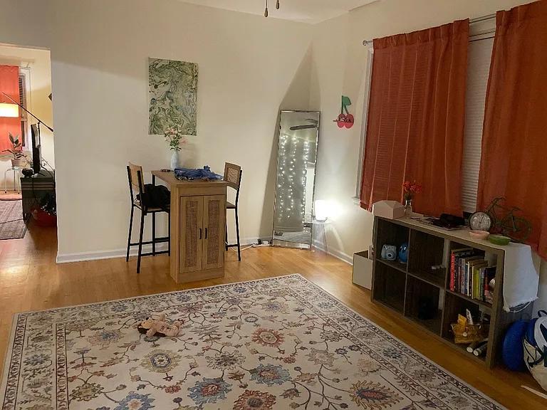 3118 W Addison St #2 — Photo 5