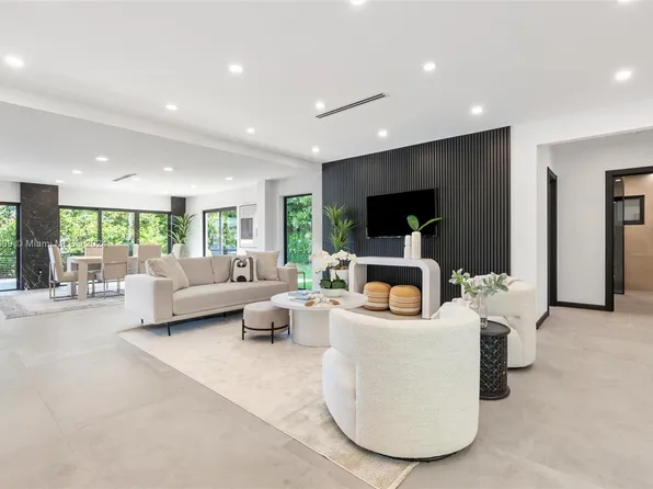 2261 NE 192nd St, Miami, FL 33180