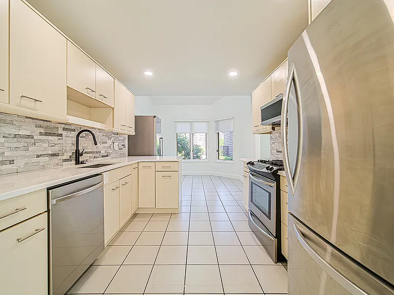 Modern Kitchen with Stainless Steel Appliances