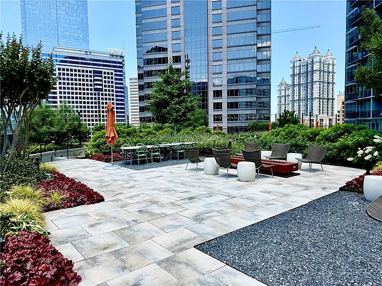 1080 Peachtree St NE #2110 — Photo 51